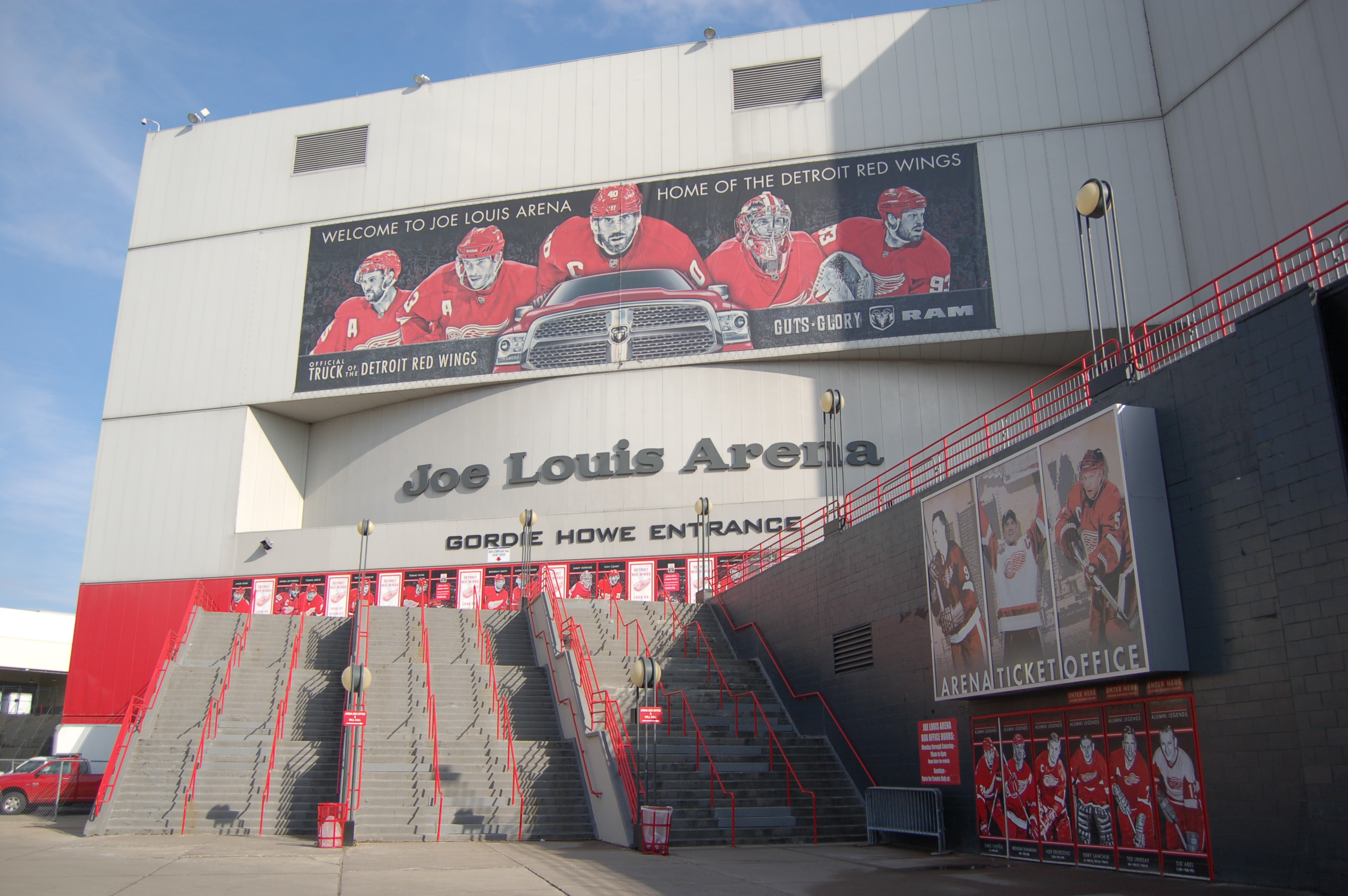 Night falls on Joe Louis Arena., Home of the Detroit Red Wi…