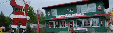 Michigan Roadside Attractions: Santa's Workshop and 35-Foot Tall Santa Claus in Christmas