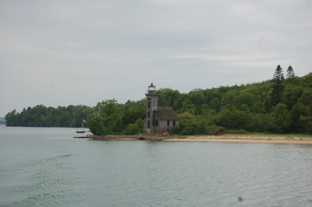 Grand Island Lighthouse Shipwreck Tour