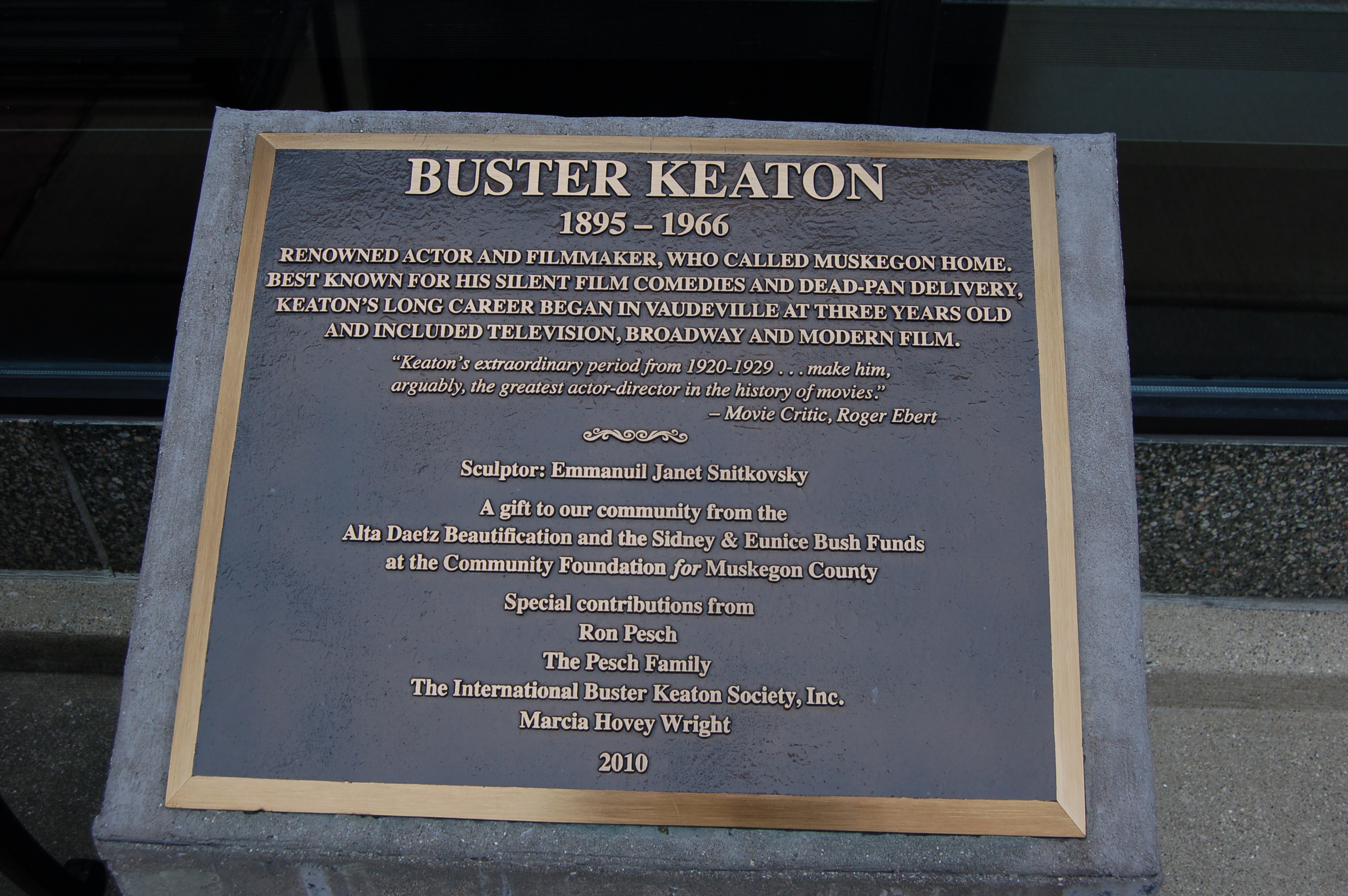 http://travelthemitten.com/wp-content/uploads/2016/03/Buster-Keaton-Statue-Plaque-Muskegon.jpg