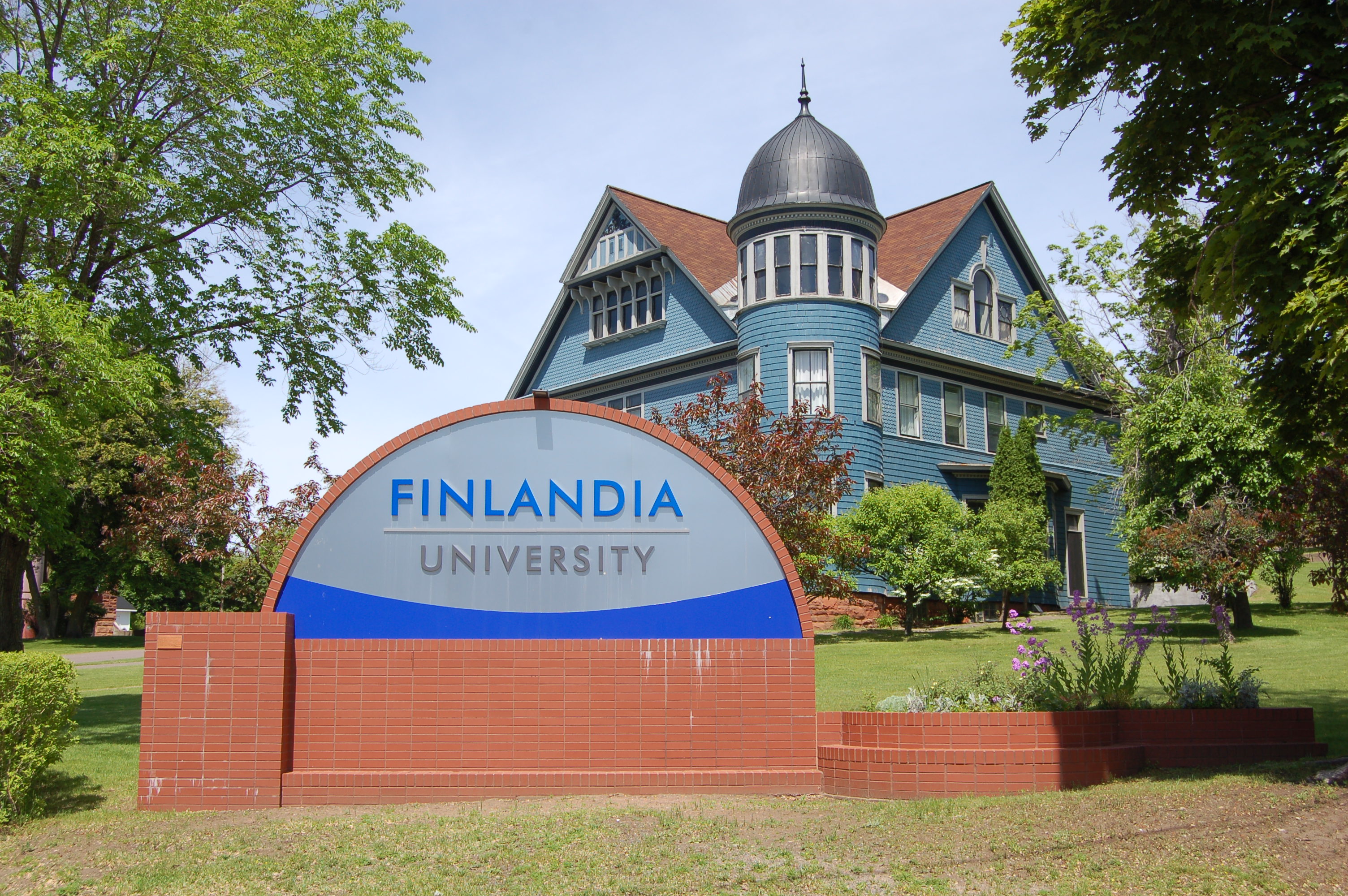 Michigan Roadside Attractions Finlandia University, Hancock Travel