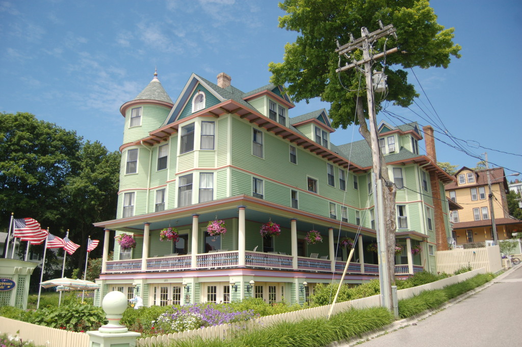 Mackinac Island Cottage Hotel Michigan