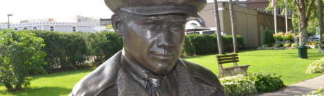 Michigan Roadside Attractions: Ernest Hemingway Statue in Petoskey