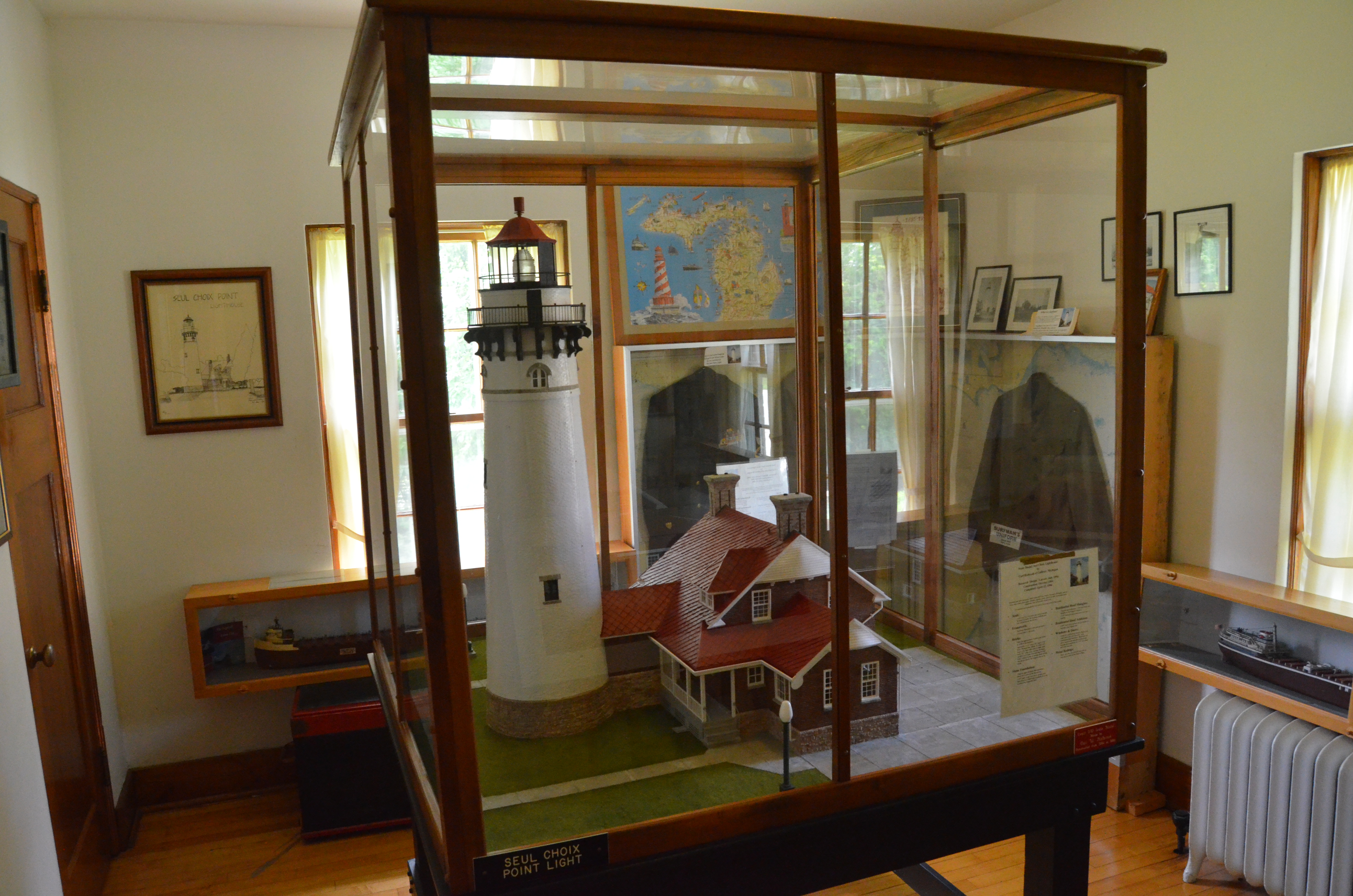 Seul Choix Point Lighthouse Mini Replica Michigan Museum