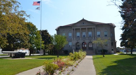 Michigan Roadside Attractions: Alpena City Hall and USS Maine Cannon