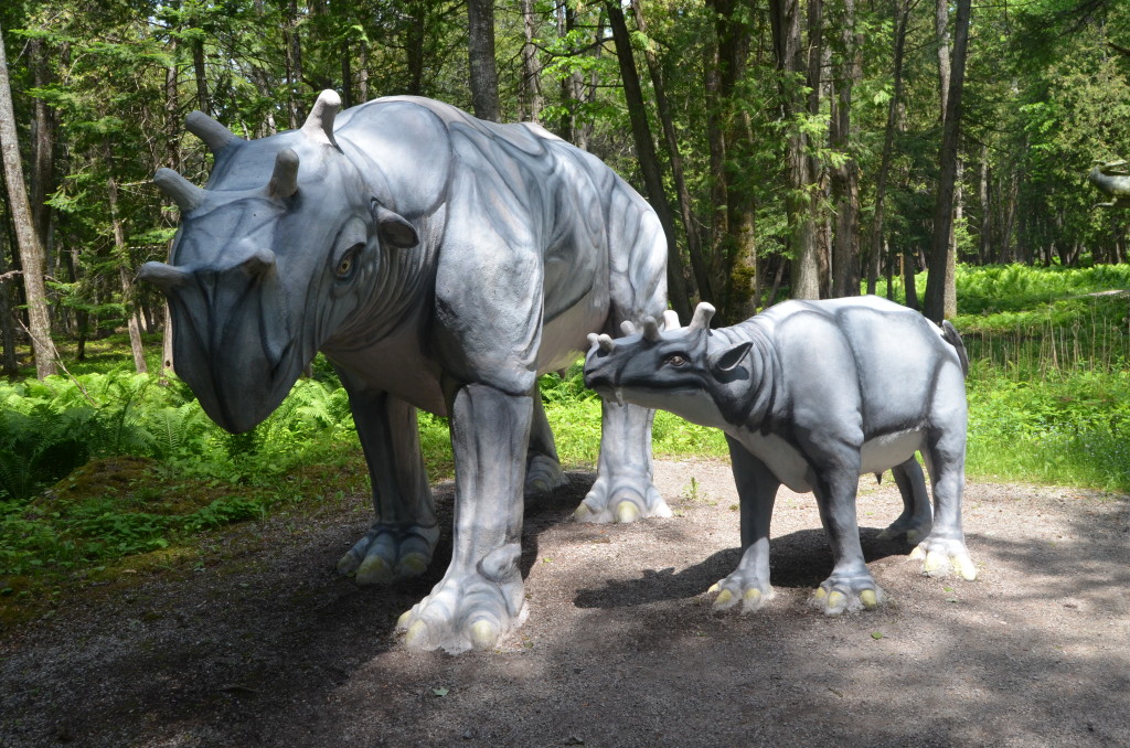Dinosaur Gardens Mother Child Dino Sculptures