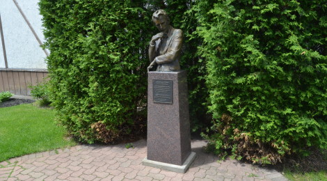 Michigan Roadside Attractions: Claude Shannon Park, Gaylord