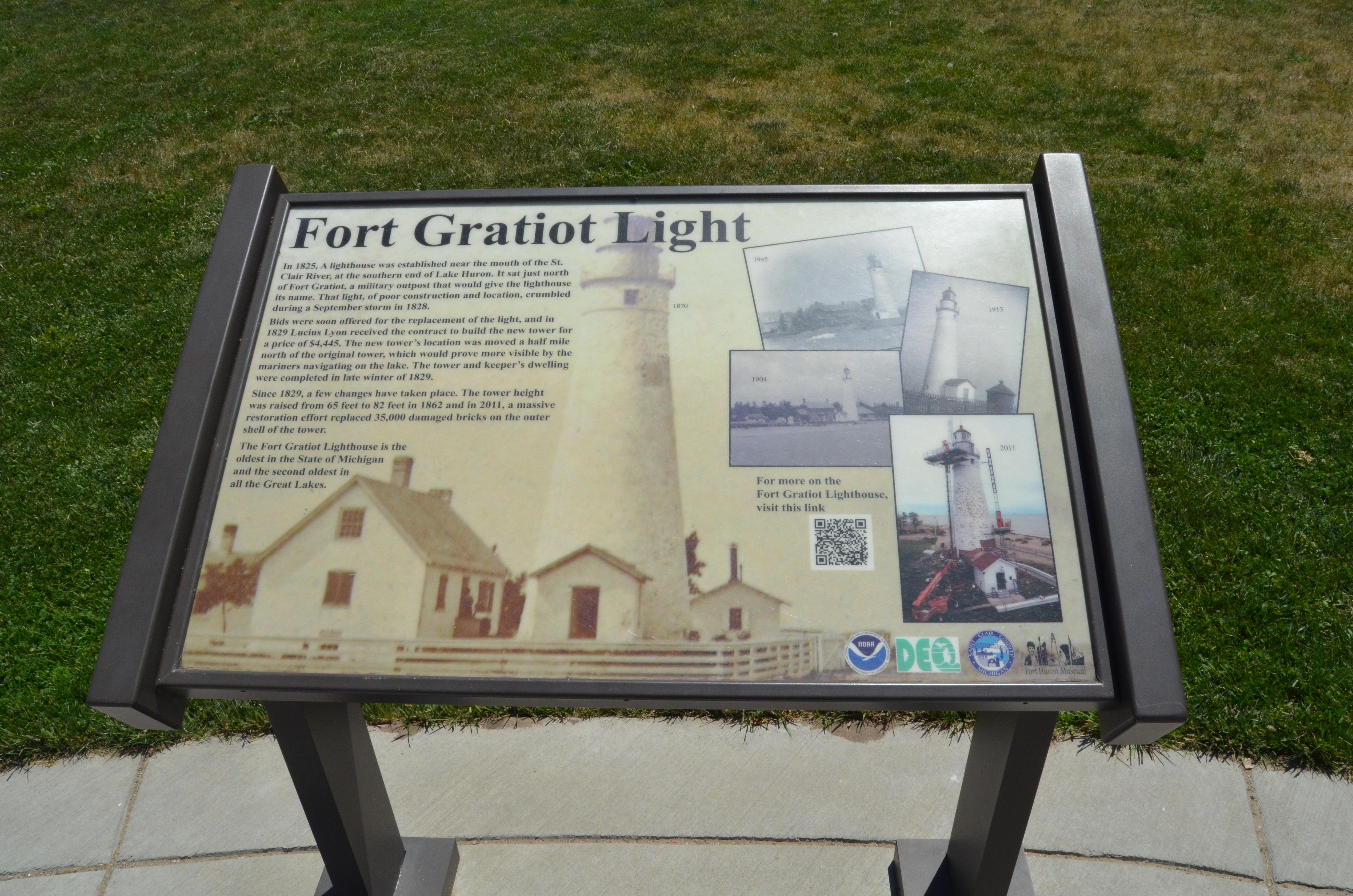 Fort Gratiot Lighthouse Historical Information Plaque