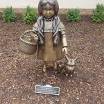 Wizard of Oz Holland Dorothy Toto Sculpture