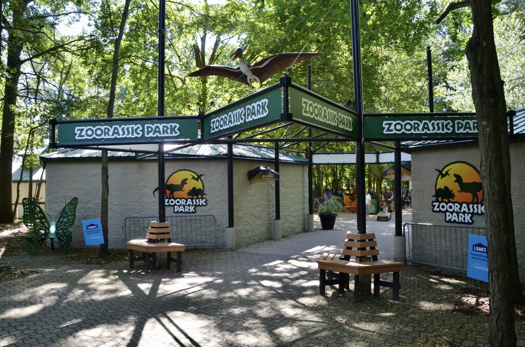 Zoorassic Park Binder PArk Zoo Entrance