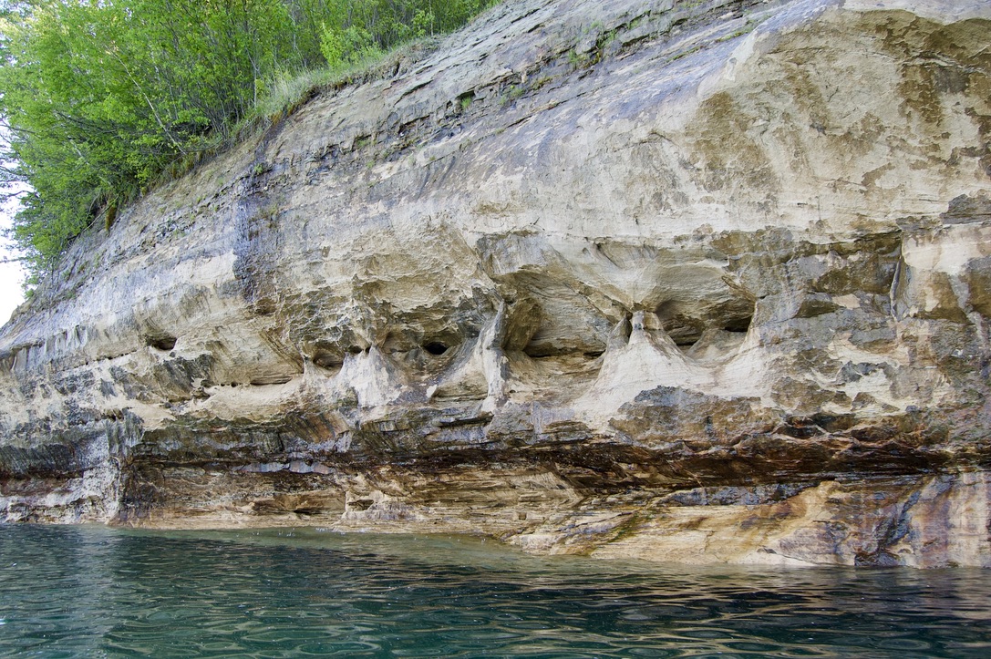 Pictured Rocks Kayak Trip 2022 Lake Superior Cliffs Very Close Lake Superior