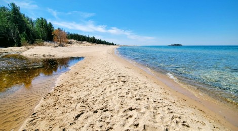 Fisherman's Island State Park in Charlevoix: Camping, Petoskey Stones, and a Stunning Lake Michigan Beach (Photo Gallery)