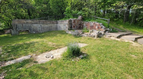 Explore The Ruins of Ford's Haven Hill Estate and More at Highland State Recreation Area