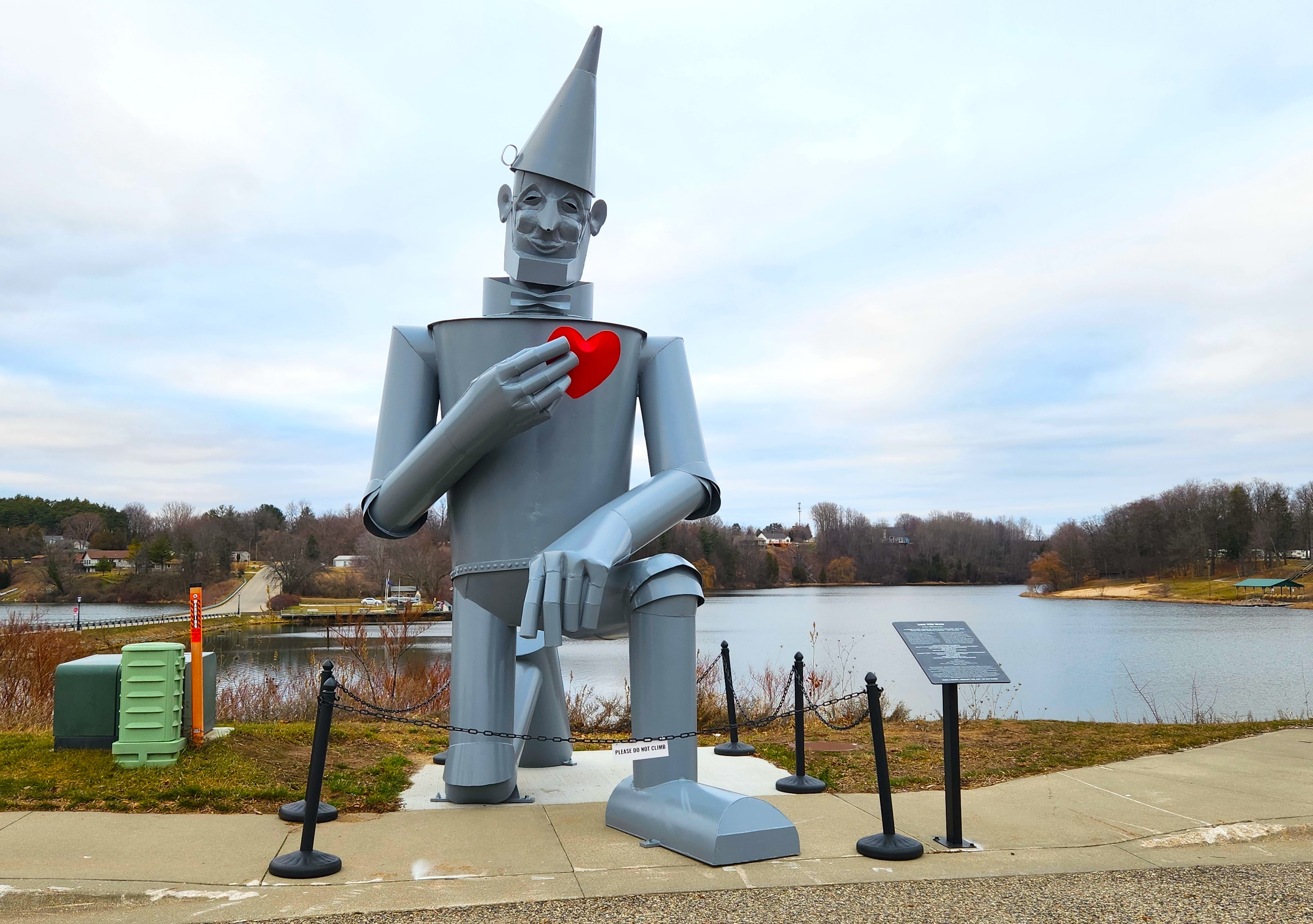 Michigan Roadside Attractions: The Hart Tin Man - Travel the Mitten