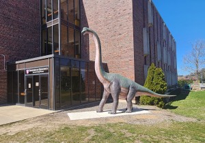WMU Dinosaur Park Brontosaurus Rood Hall