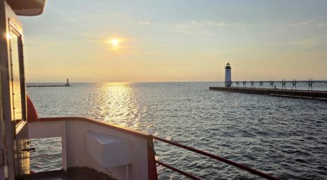 Manistee Harbor Tours Sunset Cruise: Stunning Lake Michigan Views Aboard the Princess